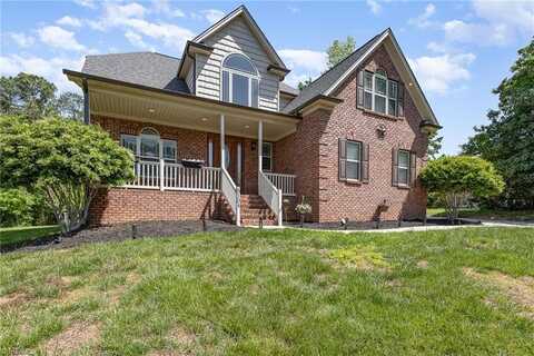5104 Ivy Trace Court, Clemmons, NC 27012