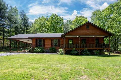9095 W Pine Street, Lowgap, NC 27024