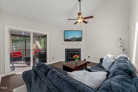 5 Hickorywood Square, Durham, NC 27713