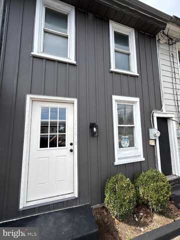 226 N PITT STREET, CARLISLE, PA 17013