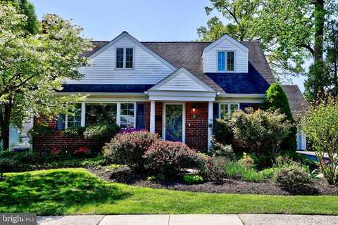 129 LEE CIRCLE, BRYN MAWR, PA 19010