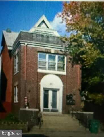 231 E CHESTNUT STREET, COATESVILLE, PA 19320