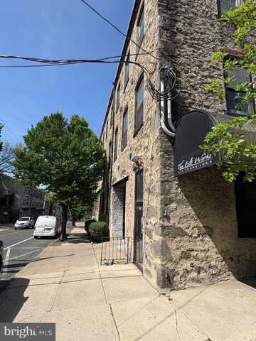 374 SHURS, PHILADELPHIA, PA 19128