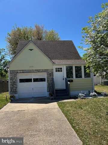 2081 S OLDEN AVENUE, HAMILTON, NJ 08610