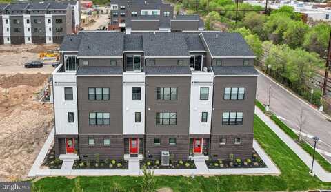 961 RIVERPLACE DRIVE, CONSHOHOCKEN, PA 19428