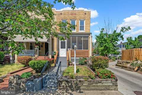 560 25TH PLACE NE, WASHINGTON, DC 20002