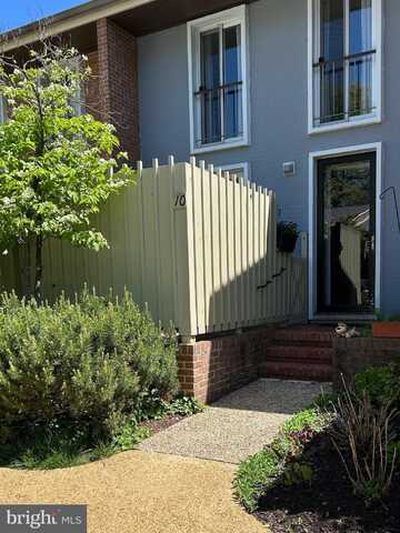 10 BOUTON GREEN COURT, BALTIMORE, MD 21210