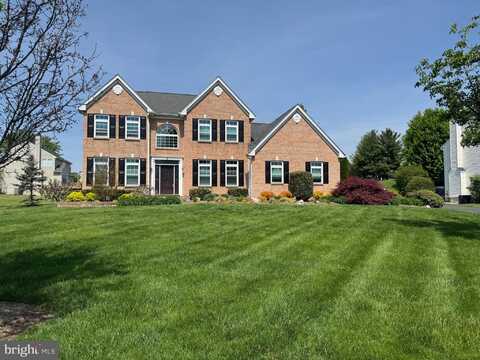 8 BUCKLEY CIRCLE, ROYERSFORD, PA 19468