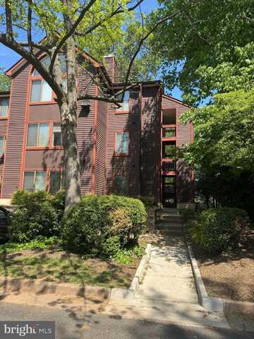 2800 LEE OAKS PLACE, FALLS CHURCH, VA 22046