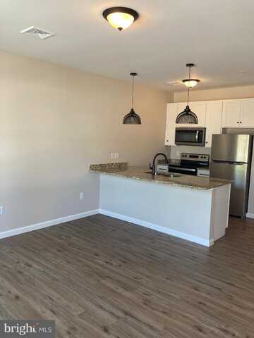 376 E MAIN STREET, NEW HOLLAND, PA 17557