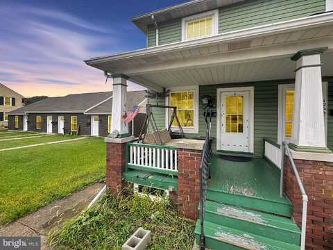 126 3RD STREET, HANOVER, PA 17331
