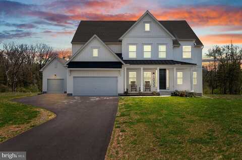 1033 SMYTH LANE, PENNSBURG, PA 18073