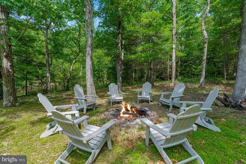 371 OAK HILL ROAD, BERKELEY SPRINGS, WV 25411