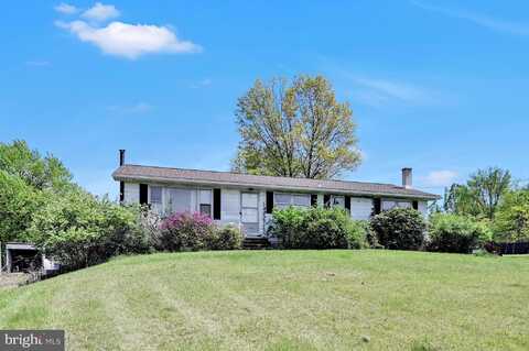 2430 NEW HANOVER SQUARE ROAD, GILBERTSVILLE, PA 19525