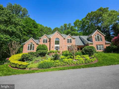 5826 HANNORA LANE, FAIRFAX STATION, VA 22039