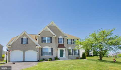 10 DYER WAY, MARTINSBURG, WV 25404
