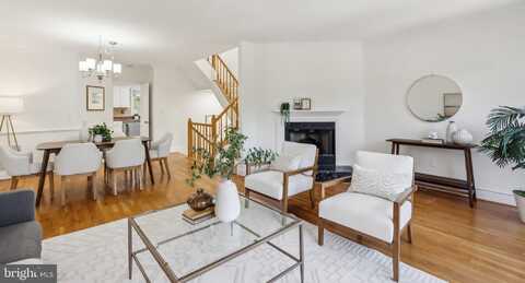 695 W GLEBE ROAD, ALEXANDRIA, VA 22305