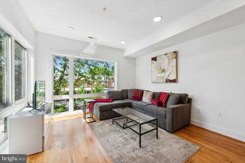 1717 D STREET NE, WASHINGTON, DC 20002
