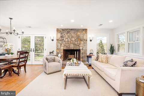 400 E MARSHALL STREET, MIDDLEBURG, VA 20117