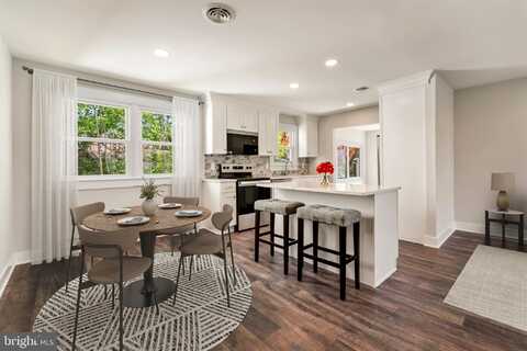 2 BERRY HILL RD, MANCHESTER, NJ 08759
