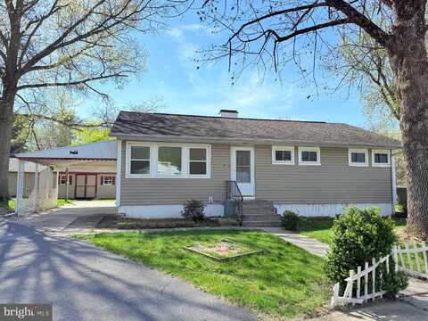 6 CIRCLE DRIVE, READING, PA 19606