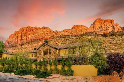 105 River Bend CIR, Springdale, UT 84767