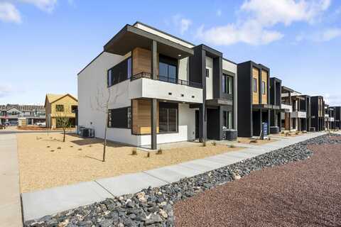 1697 S Wahweap Way, Washington, UT 84780