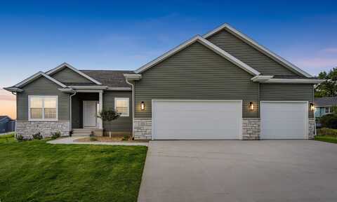 135 Sunbird Court, Waterloo, IA 50701