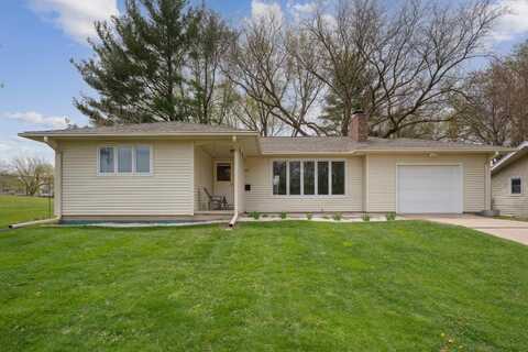 921 Royal Drive, Cedar Falls, IA 50613