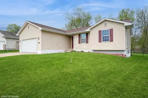 2438 SW Handley Drive, Cedar Rapids, IA 52404