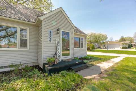 1806 Four Winds Drive, Cedar Falls, IA 50613