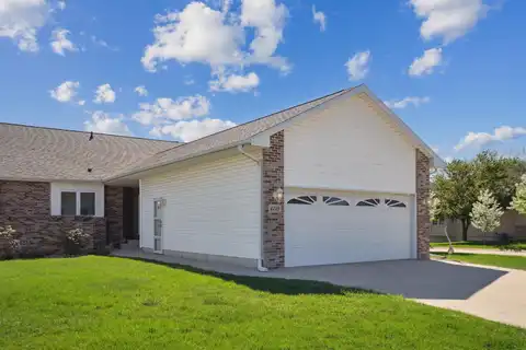 4245 Eastpark Road, Cedar Falls, IA 50613