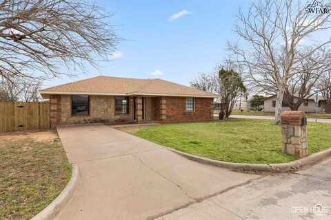 300 E GARDEN DRIVE, Iowa Park, TX 76367