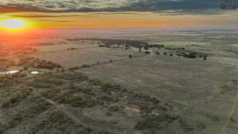 760 LAND RD, Henrietta, TX 76365