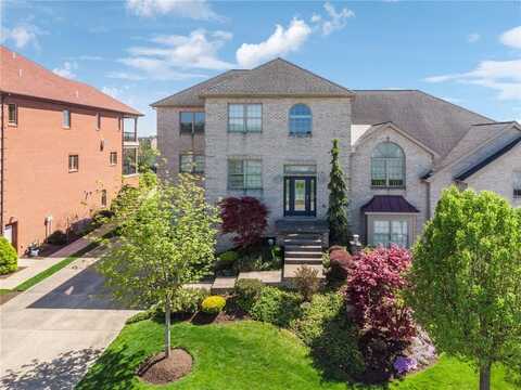 1043 Blackthorne Dr, Penn, PA 15644