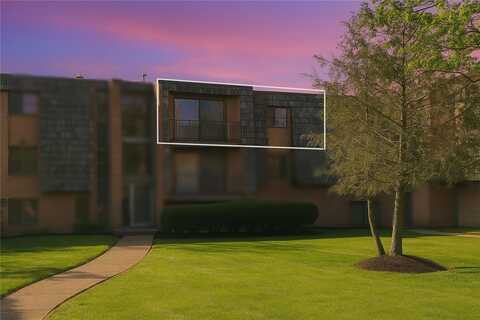 1632 Forest Green Dr, Crescent, PA 15108