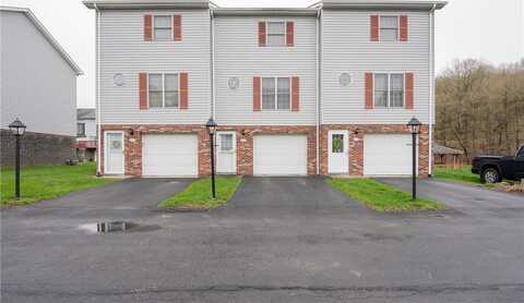 702 Gazebo Dr, Hempfield Twp - WML, PA 15601
