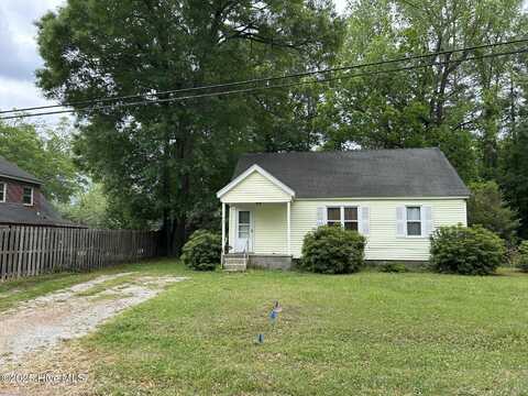 207 E Ashe Street, Burgaw, NC 28425
