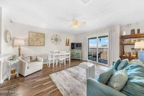 200 Lake Park Boulevard S, Carolina Beach, NC 28428