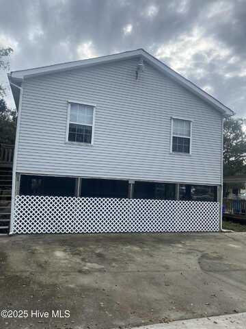 317 Fayetteville Avenue, Carolina Beach, NC 28428