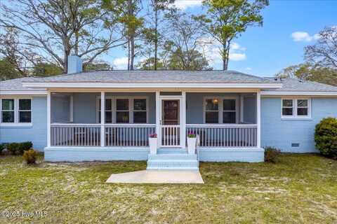 809 E Leonard Street, Southport, NC 28461