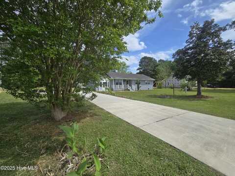 302 Giles Marshburn Road, Burgaw, NC 28425