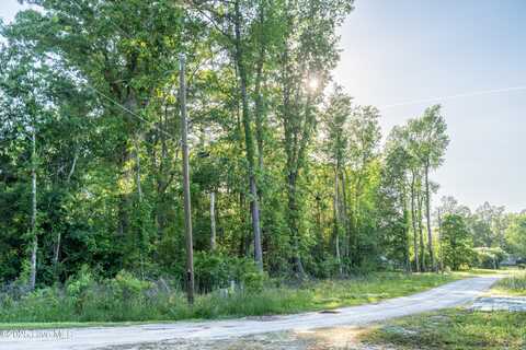 155 Cedar Drive, Oriental, NC 28571