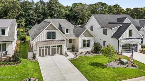 8257 Winding Creek Circle, Wilmington, NC 28411
