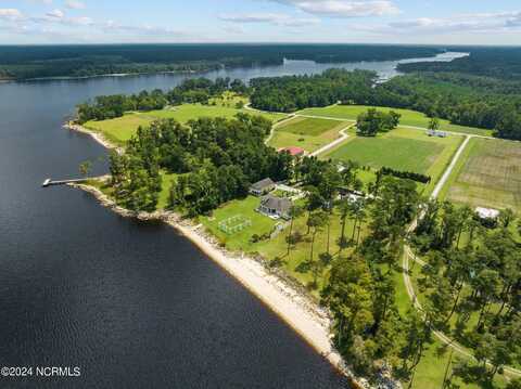 2391 Temples Point Road, Havelock, NC 28532