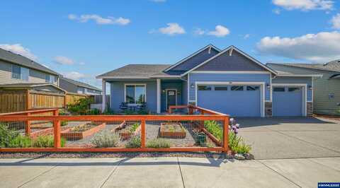 306 S 7th St, Carlton, OR 97111