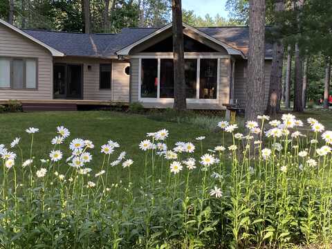 6578 St Andrews Drive, Gaylord, MI 49735