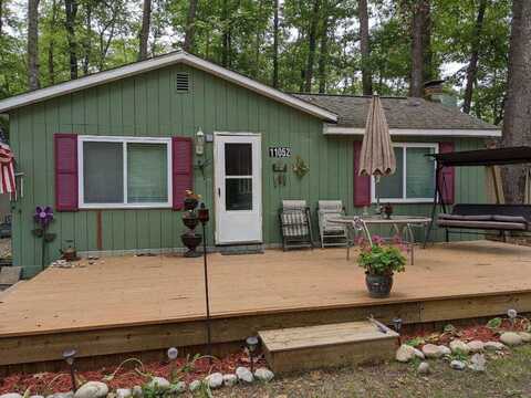 11052 W Higgins Lake Drive, Roscommon, MI 48653