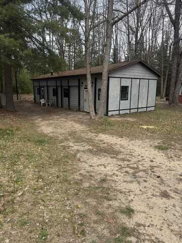 330 Breckenridge Drive, Houghton Lake, MI 48629