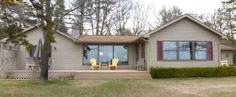 8644 North Point Shores Road, Alpena, MI 49707